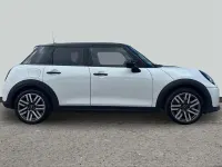 Usado Mini Cooper Hatch 154 CV (113 kW) 2024 Blanco Utilitario