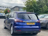 Usado Ford S-MAX Zetec 150 CV (110 kW) 2016 Azul Monovolumen