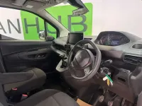 Usado Peugeot Partner Premium 131 HP (96 kW) 2022 Branco Monovolume