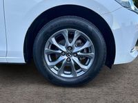 Usado Mazda 2 75 HP (55 kW) 2022 Branco Citadino