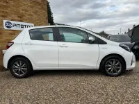 Used Toyota Yaris Hybrid 100 HP (73 kW) 2019 Green/white Hatchback