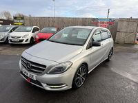 Usado Mercedes B200 136 HP (100 kW) 2014 Prateado Monovolume