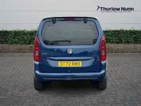 Second-hand Vauxhall Combo S 100 CP (73 kW) 2022 Albastru Monovolum
