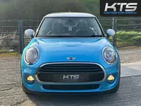 Usado Mini Cooper Hatch 136 HP (100 kW) 2017 Azul Citadino