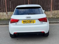 Begagnad Audi A1 86 HK (63 kW) 2013 Vit Halvkombi