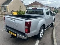 Begagnad Isuzu Pick up 164 HK (120 kW) 2018 Silver Pickup