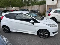 Begagnad Ford Fiesta ST-Line 100 HK (73 kW) 2016 Vit Halvkombi