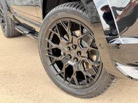 New Land Rover Defender SE Dynamic 2026 Santorini black SUV