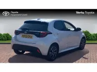 Used Toyota Yaris Hybrid Design 113 HP (83 kW) 2023 White Hatchback