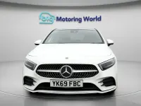 Begagnad Mercedes A250 AMG line 2019 Vit Halvkombi