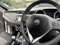 Used Alfa Romeo Giulietta 120 HP (88 kW) 2019 White Hatchback