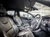 Begagnad Volvo V40 R-Design Pro 120 HK (88 kW) 2017 Vit Halvkombi