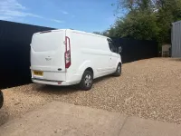 Usado Ford Transit Custom Limited 130 HP (95 kW) 2017 Branco Van