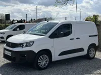 Begagnad Peugeot Partner Premium 131 HK (96 kW) 2021 Vit Minibuss
