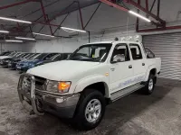 Used Toyota HiLux 102 HP (75 kW) 2004 White Pickup