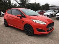 Used Ford Fiesta Zetec 125 HP (91 kW) 2015 Red Hatchback