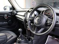 Begagnad Mini Cooper Classic 2020 Grå Halvkombi