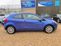 Used Kia Rio 2014 Blue Hatchback