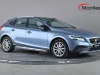 Begagnad Volvo V40 Pro 152 HK (111 kW) 2017 Blå Halvkombi
