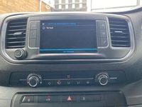 Used Peugeot Expert Premium 145 HP (106 kW) 2022 White Van