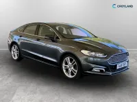 Usado Ford Mondeo Titanium 180 HP (132 kW) 2016 Cinzento Citadino