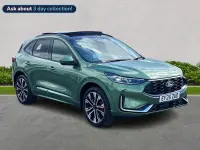 Usado Ford Kuga ST-Line X 243 HP (178 kW) 2025 Verde SUV