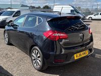 Usado Kia Ceed 134 HP (98 kW) 2016 Preto Citadino