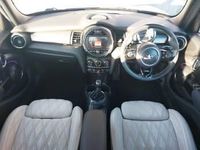 Usado Mini Cooper S Exclusive 192 HP (141 kW) 2019 Preto Citadino