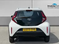 Used Toyota Aygo X PURE 72 HP (52 kW) 2023 White SUV