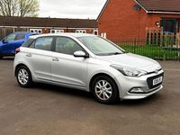 Używany Hyundai i20 SE 84 KM (61 kW) 2018 Srebrny Hatchback