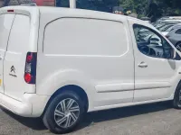Used Citroën Berlingo 100 HP (73 kW) 2017 White MPV