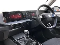 Used Vauxhall Astra Design Edition 131 HP (96 kW) 2025 Hatchback