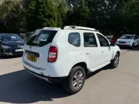 Used Dacia Duster Lauréate 110 HP (80 kW) 2016 White SUV