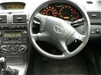 Usado Toyota Avensis 127 HP (93 kW) 2004 Citadino