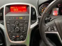 Used Vauxhall Astra Excite 100 HP (73 kW) 2015 Black Hatchback