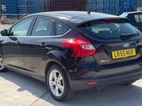Begagnad Ford Focus Zetec 105 HK (77 kW) 2014 Halvkombi