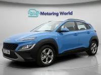 Używany Hyundai Kona SE 120 KM (88 kW) 2023 Niebieski SUV