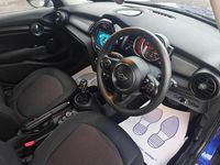 Used Mini Cooper Classic 136 HP (100 kW) 2019 Blue Hatchback