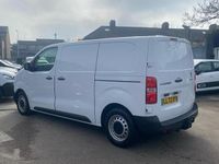 Used Peugeot e-Expert 98 kW (134 HP) 2022 White Van