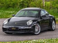Begagnad Porsche 911 355 HK (261 kW) 2007 Grå Sportkupé