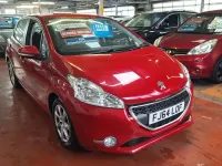 Used Peugeot 208 Active 68 HP (50 kW) 2015 Red Hatchback