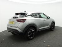 Usado Nissan Juke N-Connecta 114 HP (83 kW) 2024 Prateado SUV