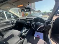 Used Nissan Qashqai N-Connecta 110 HP (80 kW) 2017 Pearl white SUV