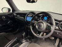 Used Mini Cooper Hatch 136 HP (100 kW) 2021 Red Hatchback