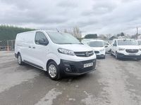 Second-hand Vauxhall Vivaro 145 CP (106 kW) 2023 Alb Monovolum