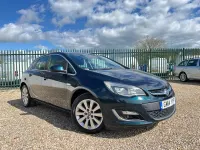 Used Vauxhall Astra Elite 165 HP (121 kW) 2014 Green Hatchback