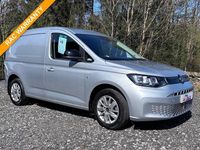 Usado VW Caddy Pro 102 HP (75 kW) 2023 Prateado Monovolume
