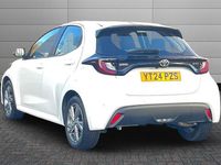 Used Toyota Yaris Hybrid 116 HP (85 kW) 2024 White Hatchback