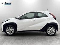 Used Toyota Aygo X PURE 72 HP (52 kW) 2023 Pure white SUV