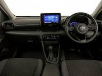 Used Toyota Yaris Hybrid Design 116 HP (85 kW) 2025 White Hatchback